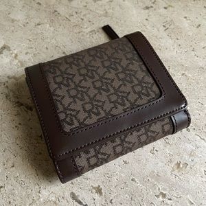 DKNY Signature Wallet